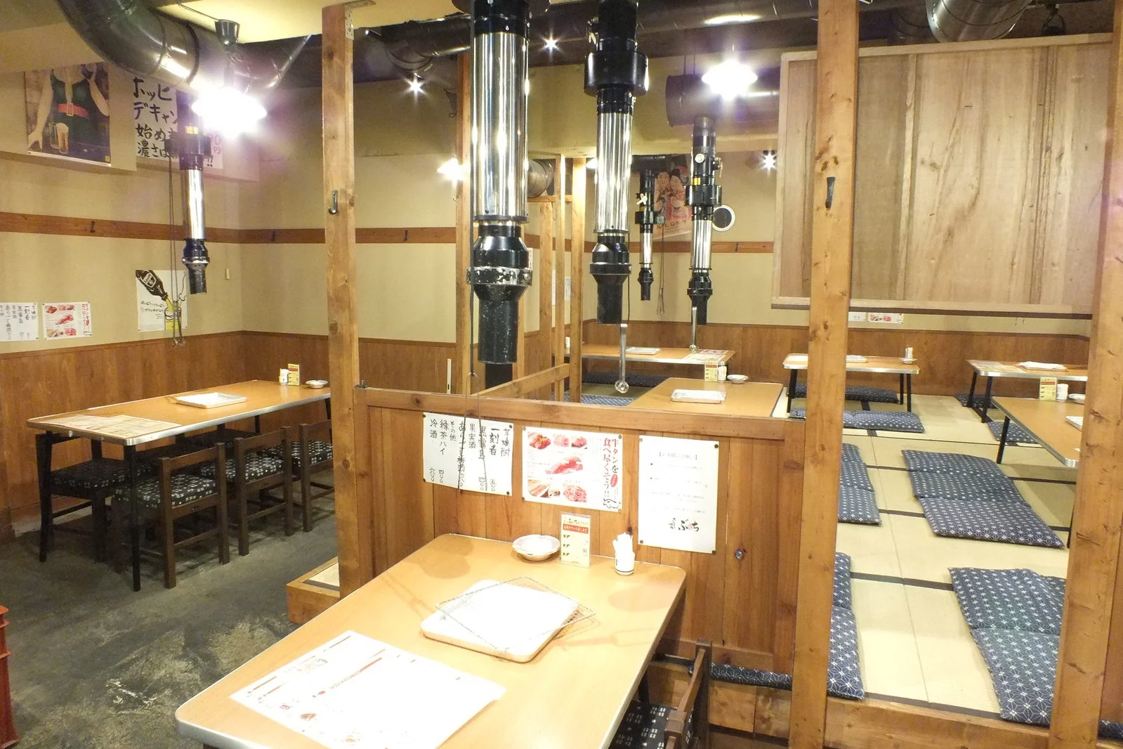 炭火焼肉ごろう 流川店_店内写真